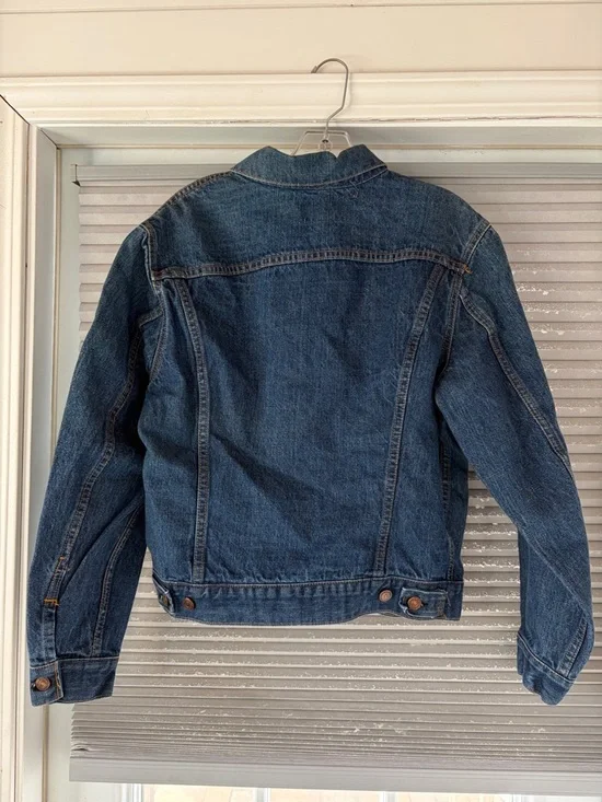Vintage Levi's Dark Blue Men's Denim Jacket - Classic Trucker - Picture 2 of 4